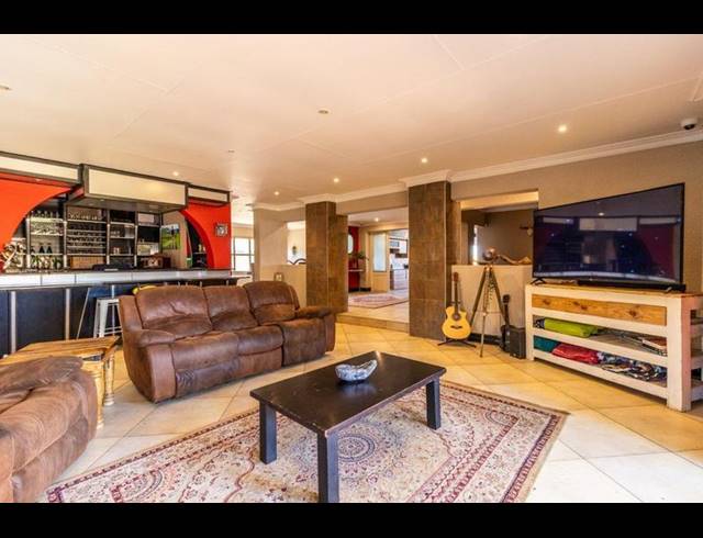 4 BEDROOM HOUSE FOR SALE IN MEYERSDAL